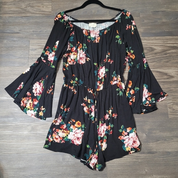 143 STORY by Line Up Romper Size M Black Floral - Picture 1 of 4